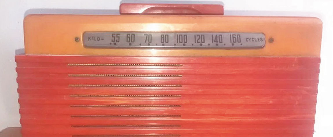 Art Deco Garod Commander 6AU-1 Catalin Radio Sells For $1,500 At Haar's